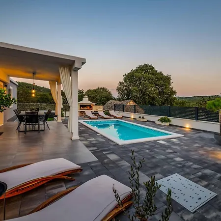 Tranquil Rest Villa *