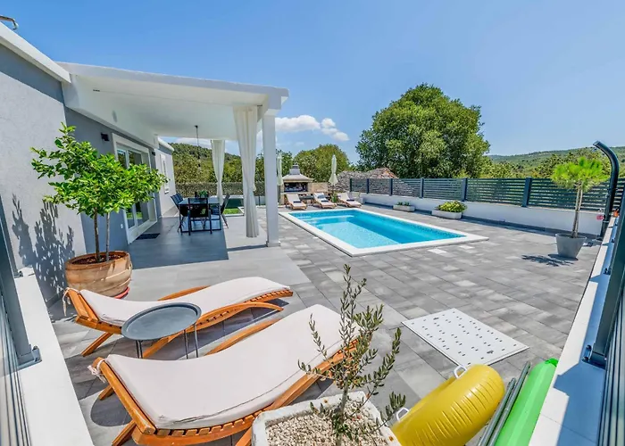 Villa Tranquil Rest *